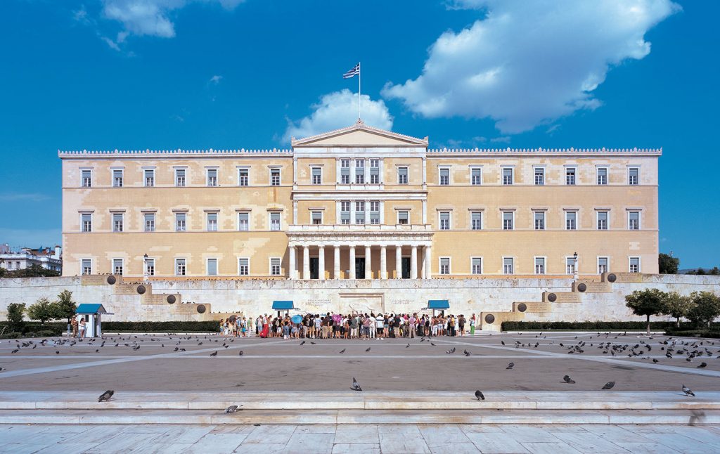 Η Βουλή είναι οίκος ανοχής, οίκος ανοχής όμως της Δημοκρατίας, δηλαδή θεσμός που αγαπά τη δημοκρατία και τη θρέφει (φωτογραφία: Γιώργης Γερόλυμπος).