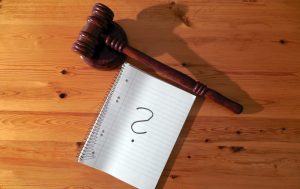 Η πρόκληση που αντιμετωπίζει η Κυβέρνηση κατά την επιλογή της ηγεσίας των ανωτάτων δικαστηρίων, αν θέλει να κινηθεί εντός της δημοκρατικής μας τάξης, είναι οι επιλογές της να μην κινδυνεύσουν να χαρακτηρισθούν ως αυθαίρετες.