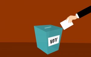 Κανένας νόμος δεν μπορεί να στερήσει στους Έλληνες του εξωτερικού το δικαίωμα ψήφου ή να το περιορίσει για τον λόγο ότι κατοικούν ή διαμένουν στο εξωτερικό.