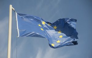 Η Ευρωπαϊκή Ένωση πρέπει να έχει προ οφθαλμών την εξής πραγματικότητα, σχετικά με την ΑΟΖ στον θαλάσσιο χώρο της Μεσογείου: Μέσω της πίεσης προς την Ελλάδα και την Κύπρο, ως προς την οριοθέτηση της ΑΟΖ που τους αναλογεί κατά την «Σύμβαση του Montego Bay» -άρα ως προς την οριοθέτηση της ΑΟΖ της Ευρωπαϊκής Ένωσης- η Τουρκία επιδιώκει, στο πλαίσιο των «νεοοθωμανικών» της φαντασιώσεων, να καταστεί ρυθμιστικός «παράγοντας» στην ανατολική Μεσόγειο και στην Μέση Ανατολή, «ισότιμος συνομιλητής» με τις ΗΠΑ, την Ρωσία αλλά και με την Ευρωπαϊκή Ένωση.